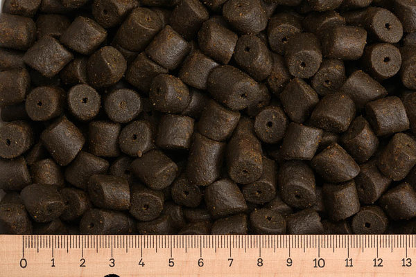 (4,20 Euro/kg) - 1 kg Black Halibut 14,0 mm - Lochköder